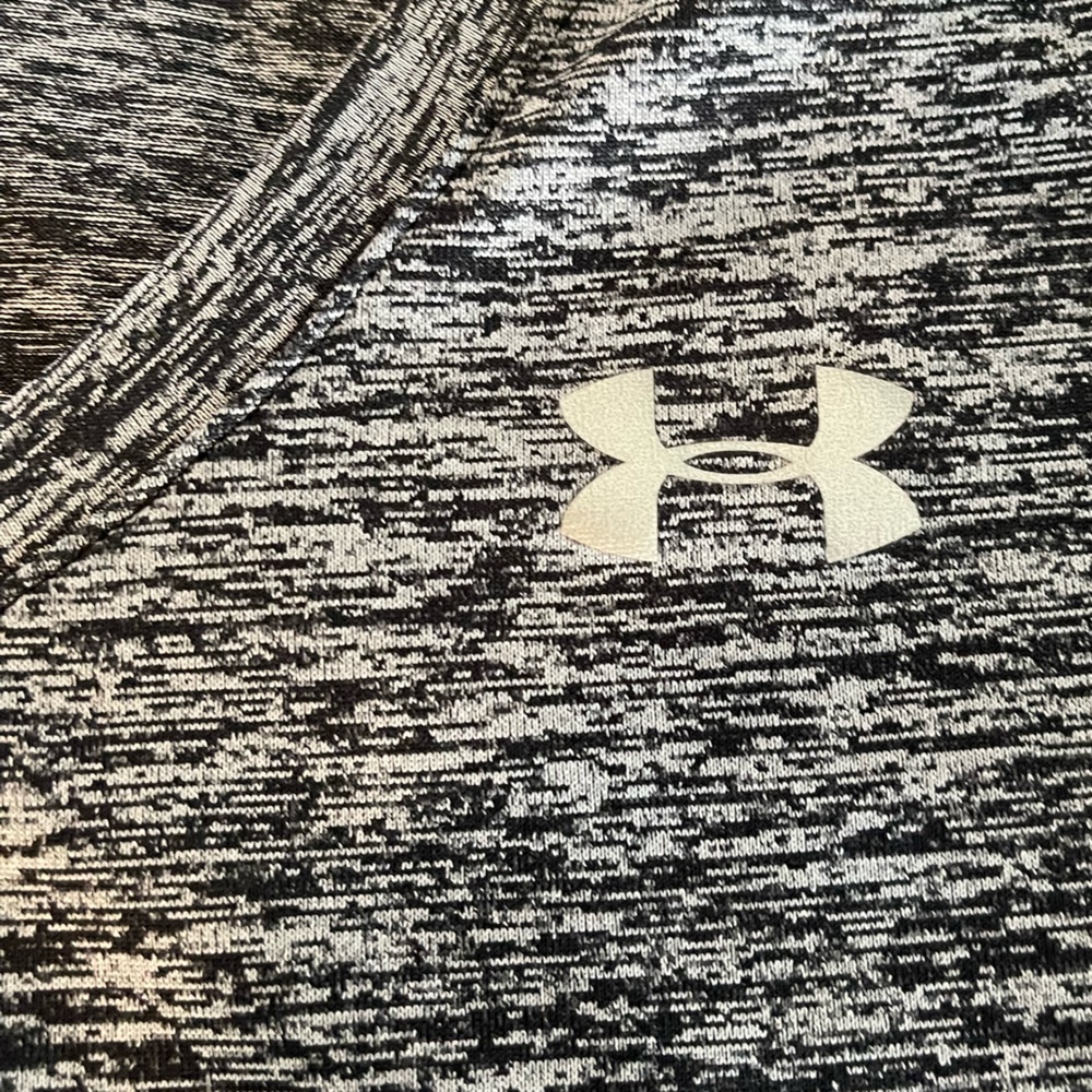 Under Armour Women’s Gray Fitted Short Sleeve Tee - Size Small - Picture 4 of 9